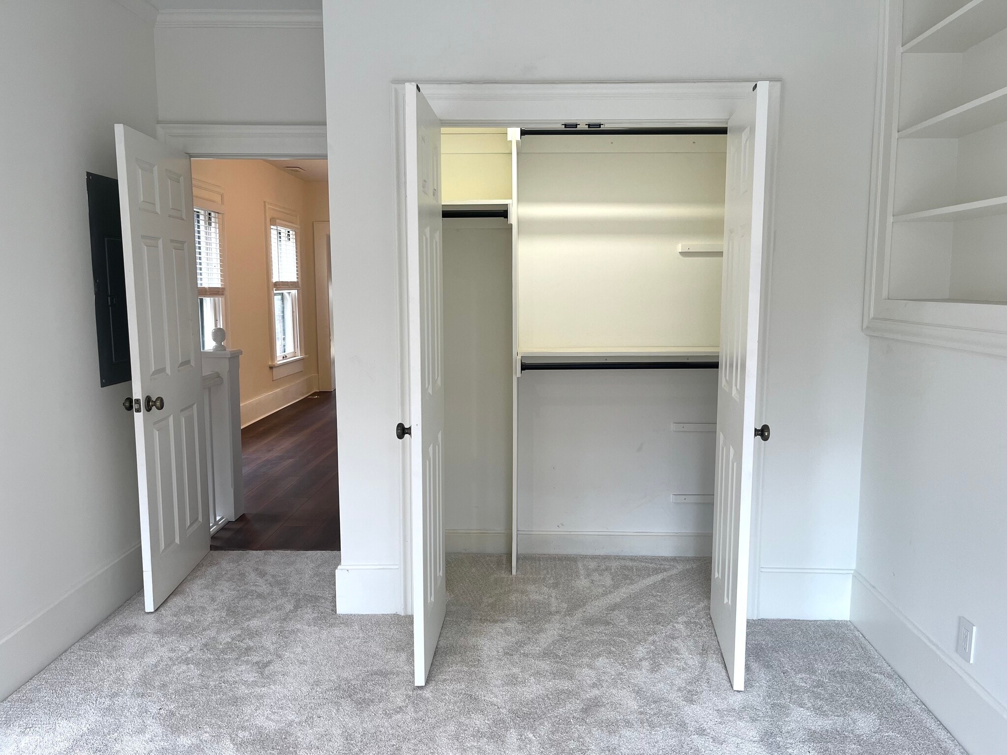 Building Photo - 676 Mohawk St,