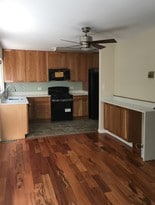 Building Photo - 10631 Weymouth St