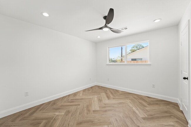 Building Photo - 10722 Lynbrook Dr