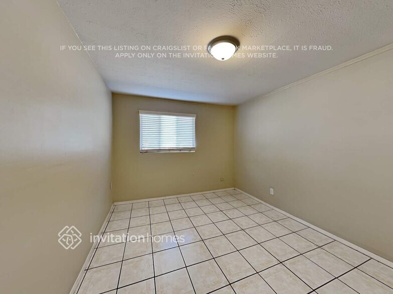 Building Photo - 5501 W Heatherbrae Dr