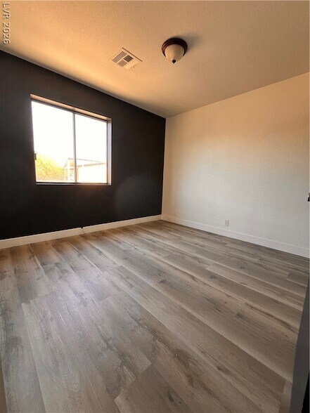 Building Photo - 6233 Ilanos Ln