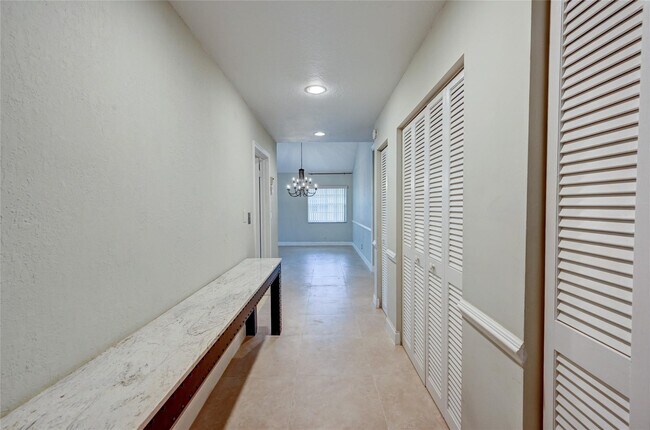 Building Photo - 8760 Azalea Ct