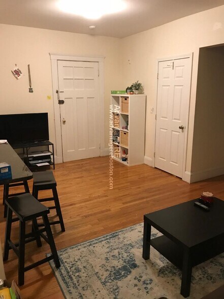 Building Photo - 62 Egmont St