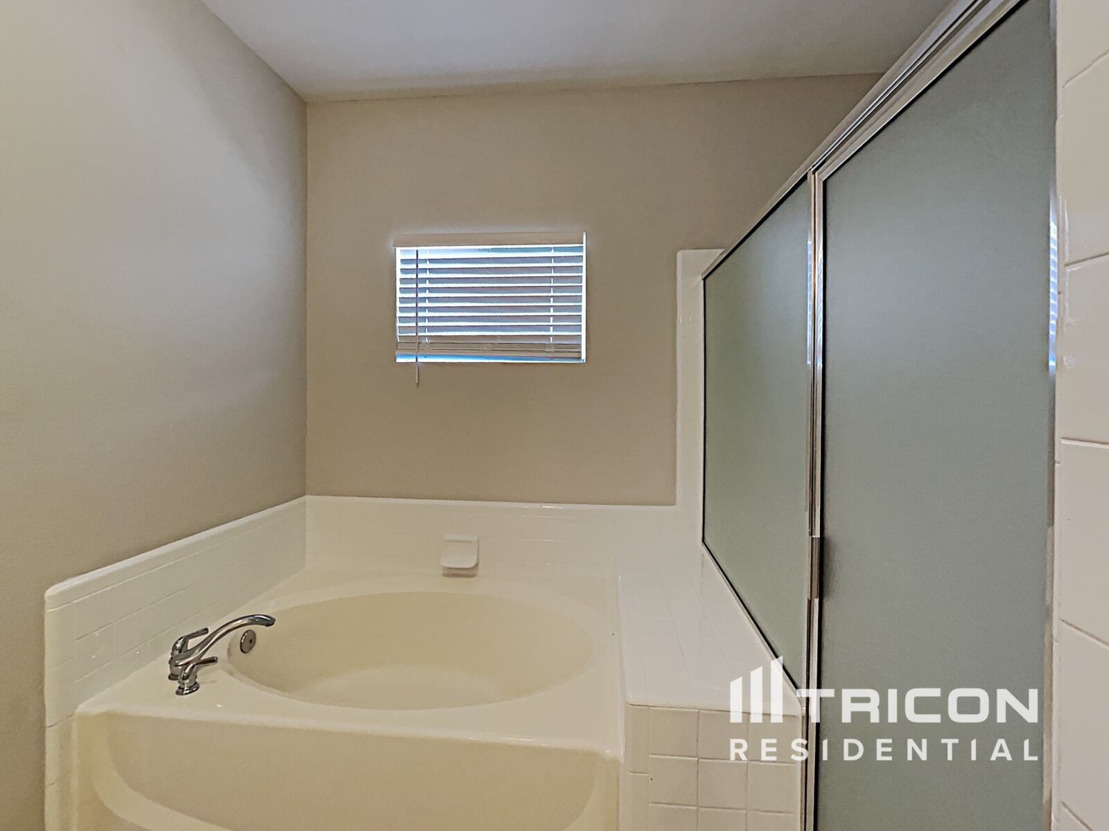 Building Photo - 1081 Treehouse Ln