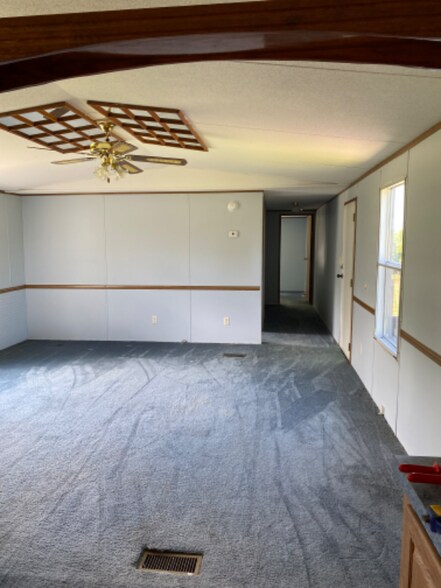 Building Photo - 2147 Watts Dr