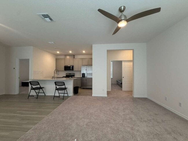 Building Photo - Move-In Ready 3 Bedroom + Flex Room in Prime 78245 Location