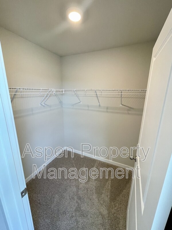 Building Photo - 577 N Kimberlite St
