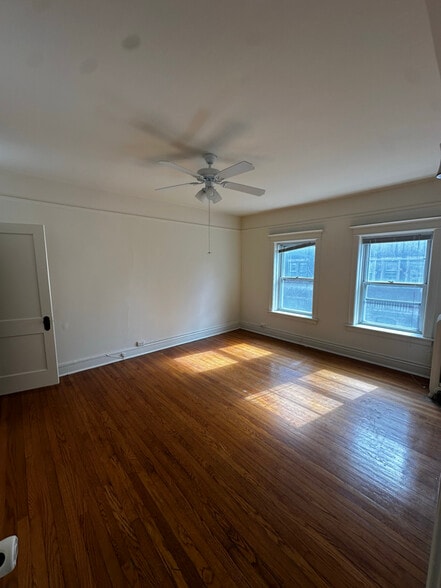 Building Photo - 1006 E State St