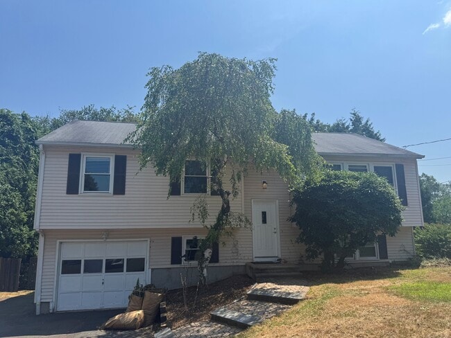 Primary Photo - 753 Evergreen Ave