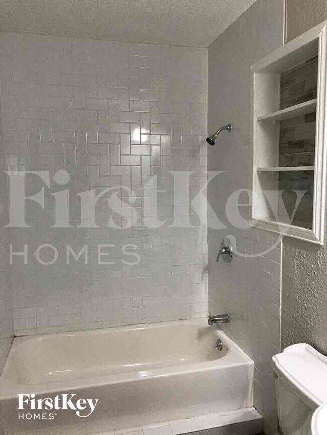 Building Photo - 1602 Geraldine Ln