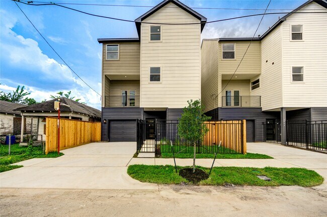 Primary Photo - 3406 Rawley St