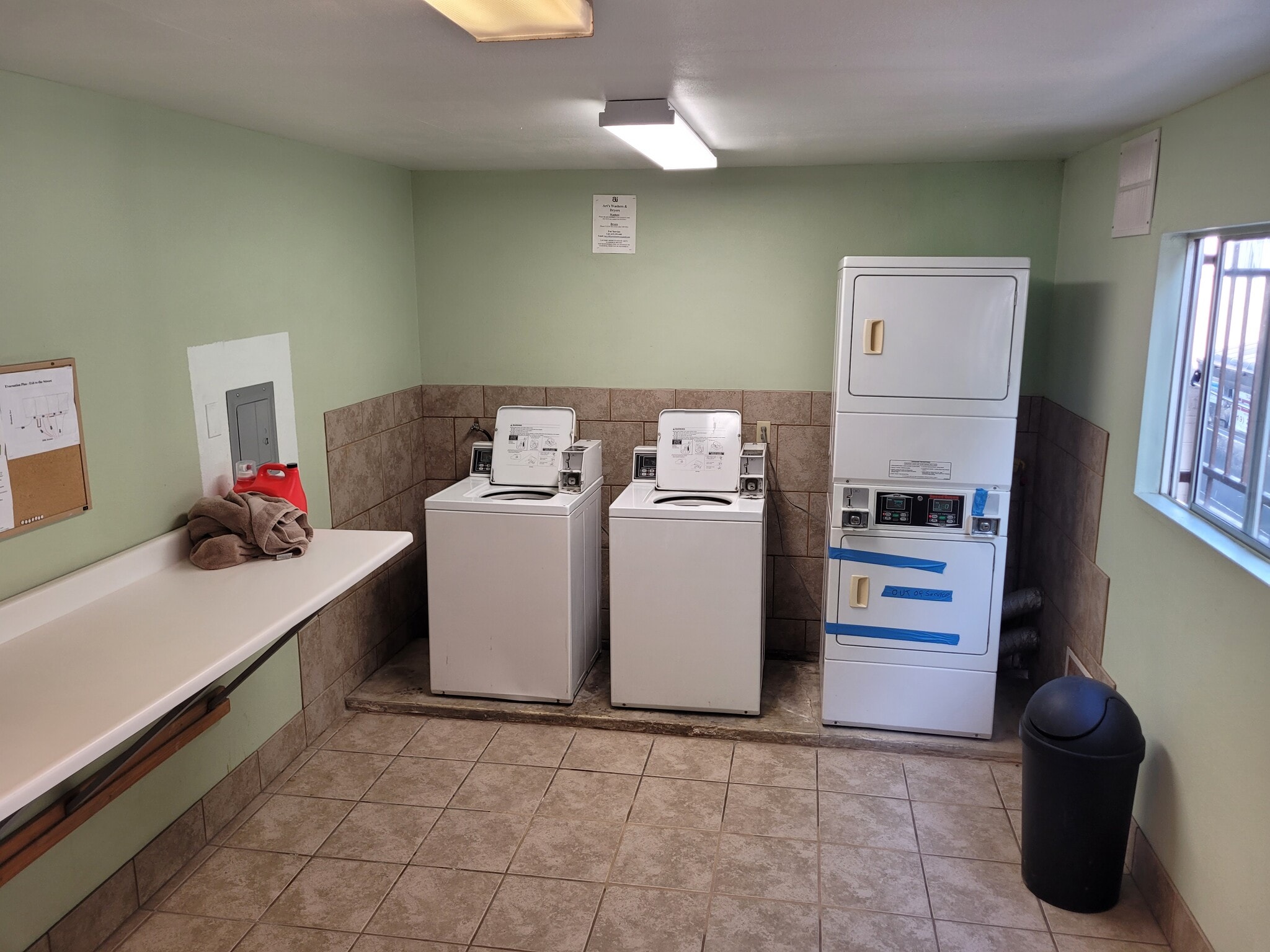 Laundry - 1301 Hemlock Ave