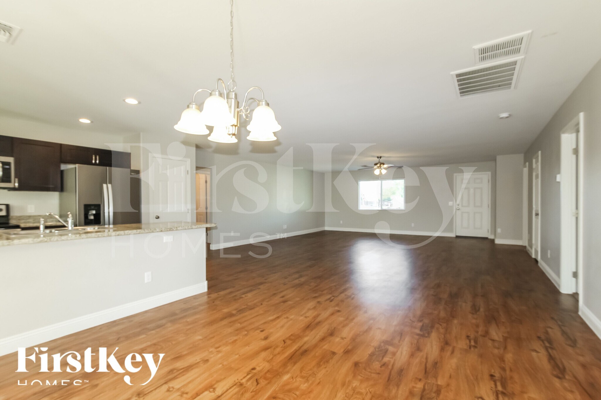 Building Photo - 4243 W Bluefield Ave