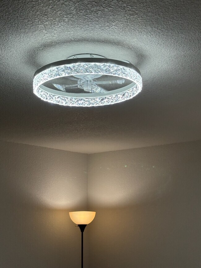 Building Photo - 10869 Wooden Pole Dr