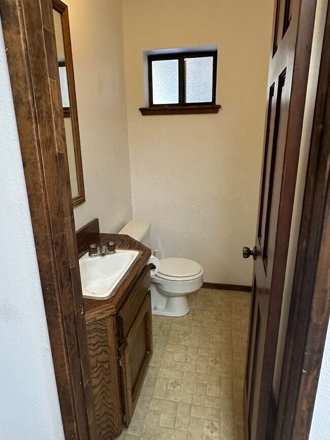 Building Photo - Bear Valley 3+4 with over 4 acres! MUST SEE!