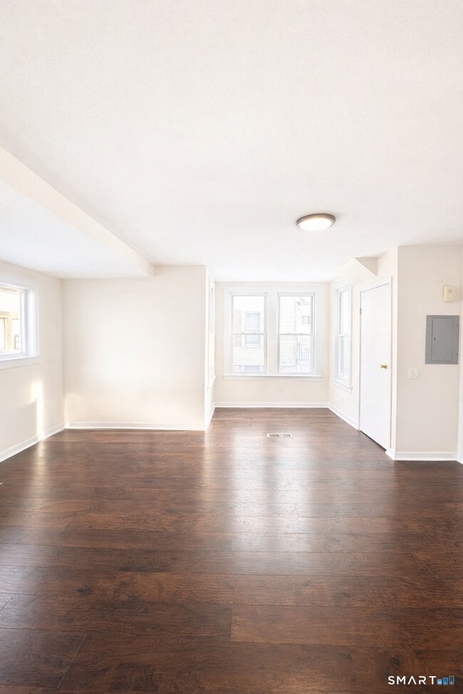 Building Photo - 9 Winfield St