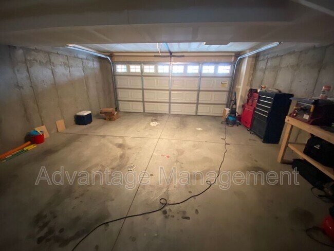 Building Photo - 887 Independence Ave