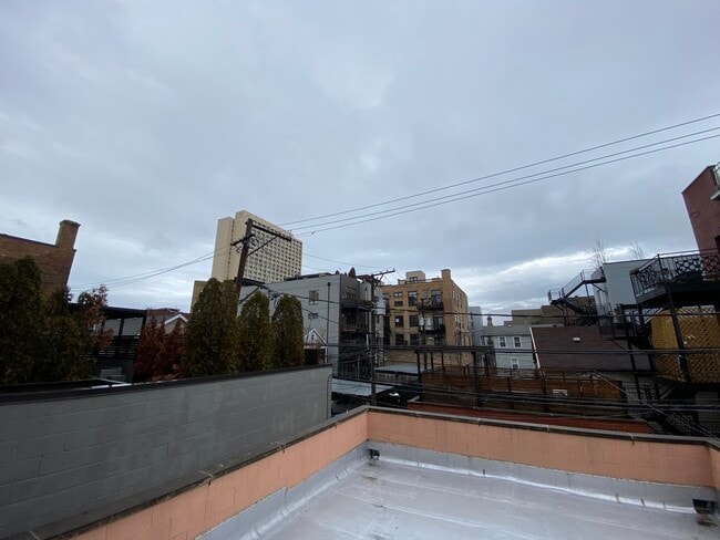 Building Photo - 1111 N Ashland Ave