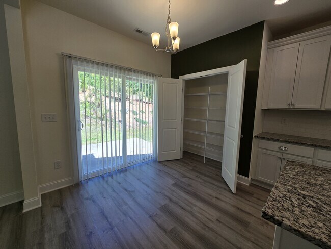 Building Photo - 421 Sailor Wy