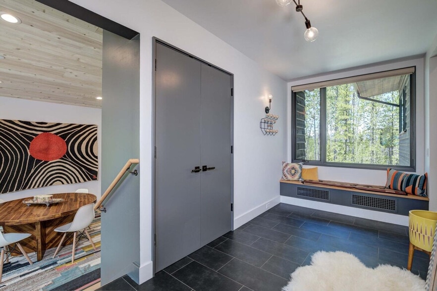 Building Photo - 15 Lakewood Dr