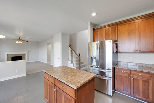 Building Photo - Spacious 5BR House in south-East Aurora