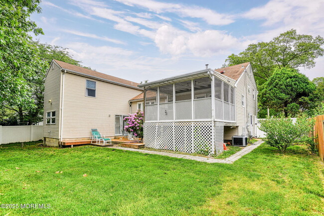 Building Photo - 24 Peach Tree Rd