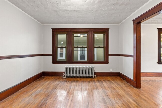 Building Photo - 7 Rockwell St