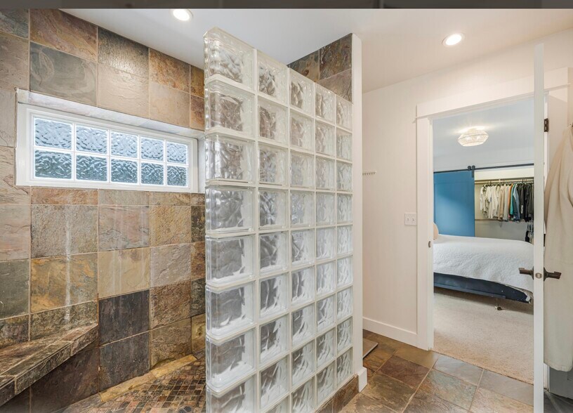 Primary bathroom shower - 20881 Top Knot Ln
