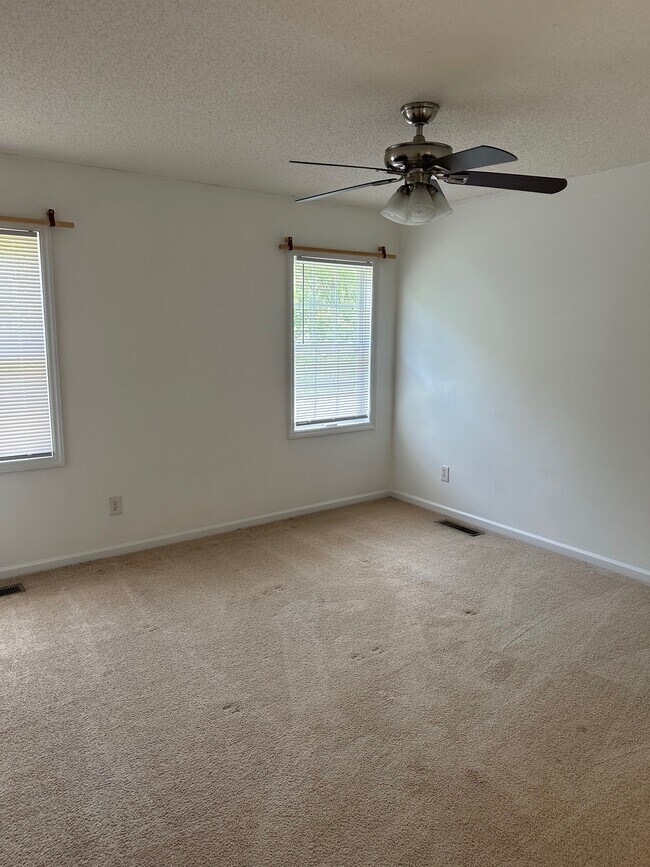 Building Photo - 3817 E Vancroft Cir