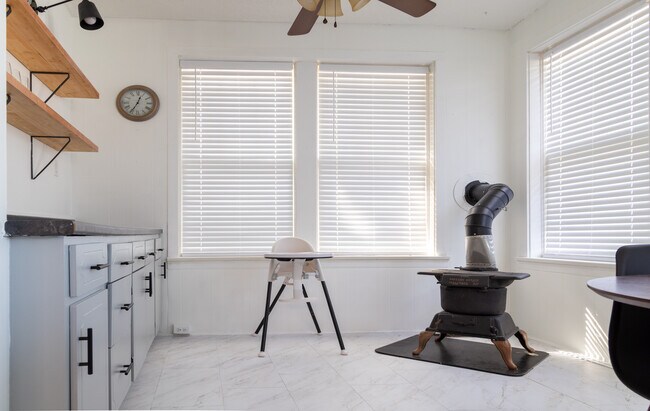 Building Photo - 5825 S Grand Blvd