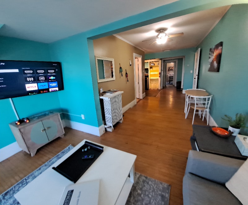 Building Photo - 1721 E 1st St