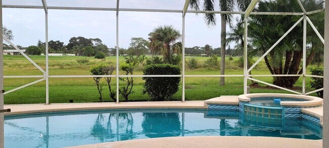 Building Photo - Fully furnished 3 bedroom 3 Bath POOL home in Sandpiper Bay