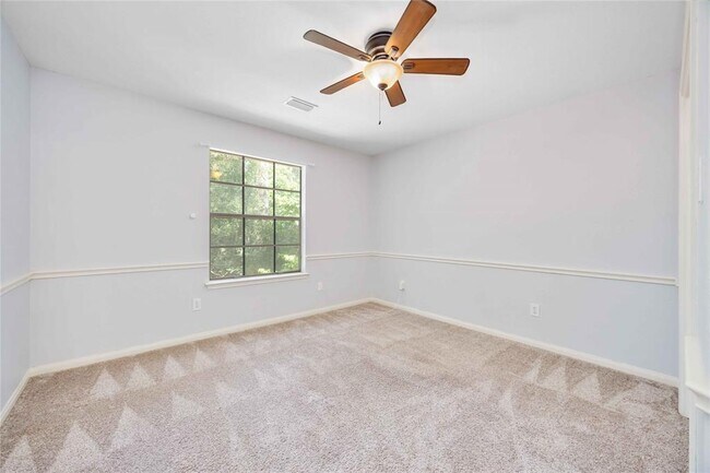 Building Photo - 11 Alden Glen Ct