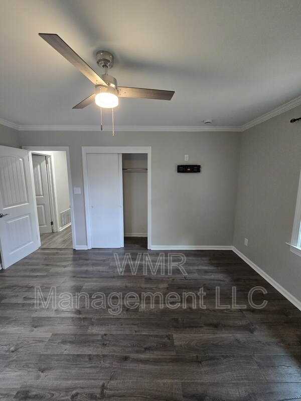 Building Photo - 420 Downey Pl