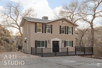 Building Photo - "Stunningly Remodeled 4-Bedroom, 3-Bathroo...