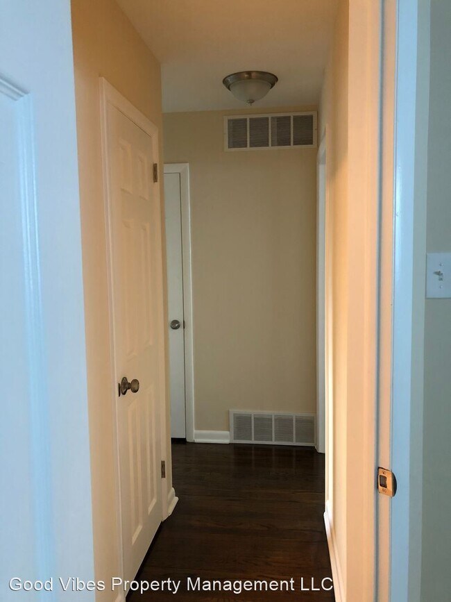 Building Photo - 2 br, 1 bath House - 166 Linden Ave