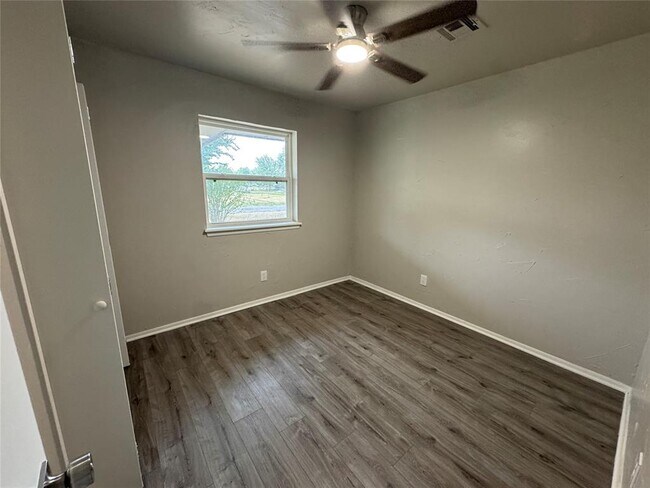 Building Photo - 14820 W Funston Dr