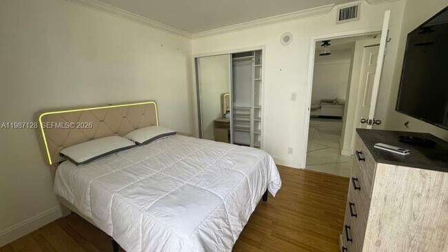 Building Photo - 16909 N Bay Rd