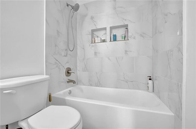 Building Photo - 13300 Morris Rd