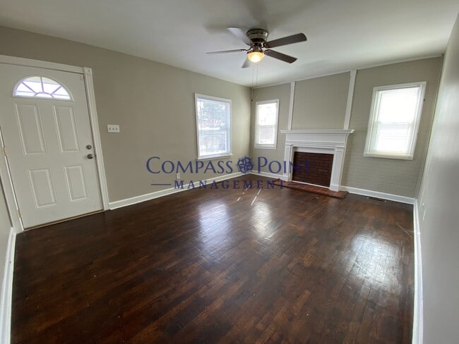 Building Photo - Your New Home Awaits!