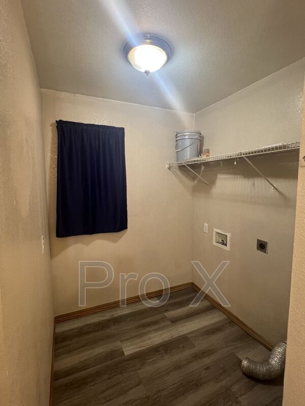 Building Photo - 1408 S Case St