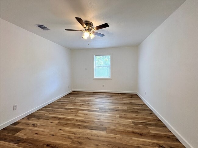 Building Photo - 3206 Avenue K