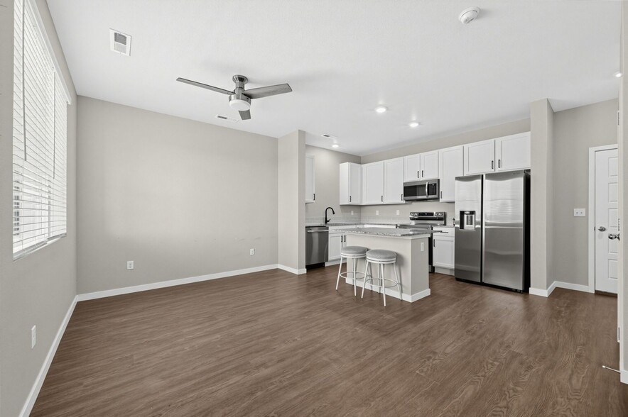 Building Photo - 229 Molinar St