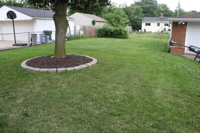 Building Photo - 264 Highland Dr