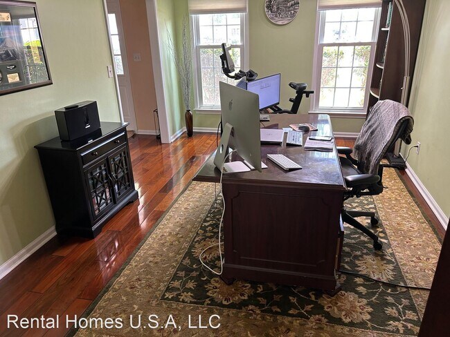 Building Photo - 4 br, 2.5 bath House - 1004 Melton Court