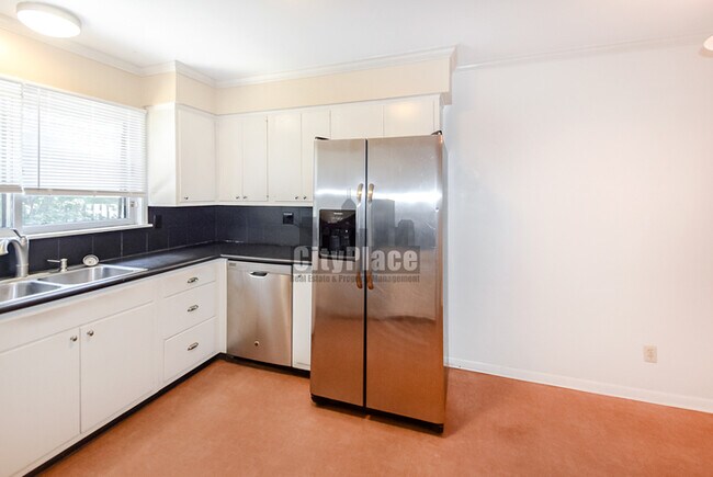 Building Photo - 5222 Nob Ln