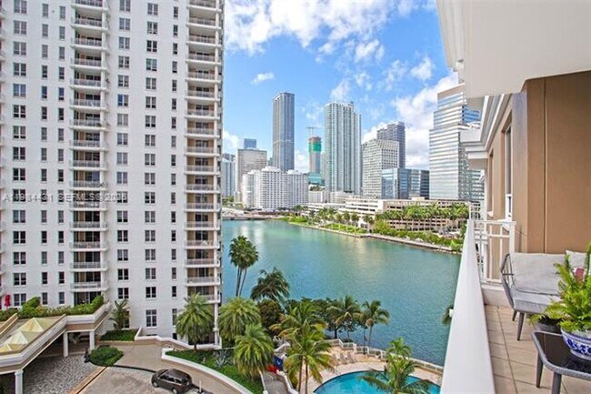 Building Photo - 801 Brickell Key Blvd