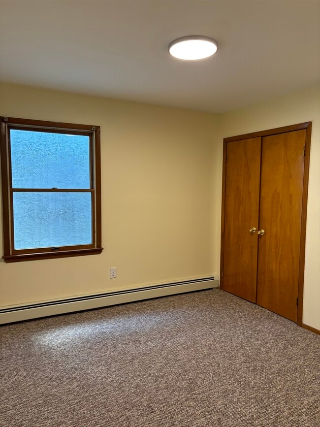 Building Photo - 9 Meadow St