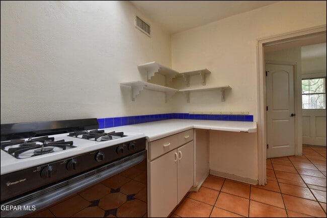 Building Photo - 1100 Kelly Way