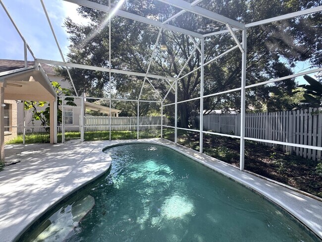 Building Photo - 4952 Hook Hollow Cir